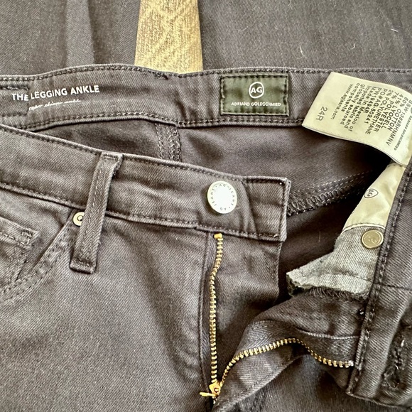 AG Super Skinny Ankle Legging size 24. Dark Navy color. - Picture 4 of 5